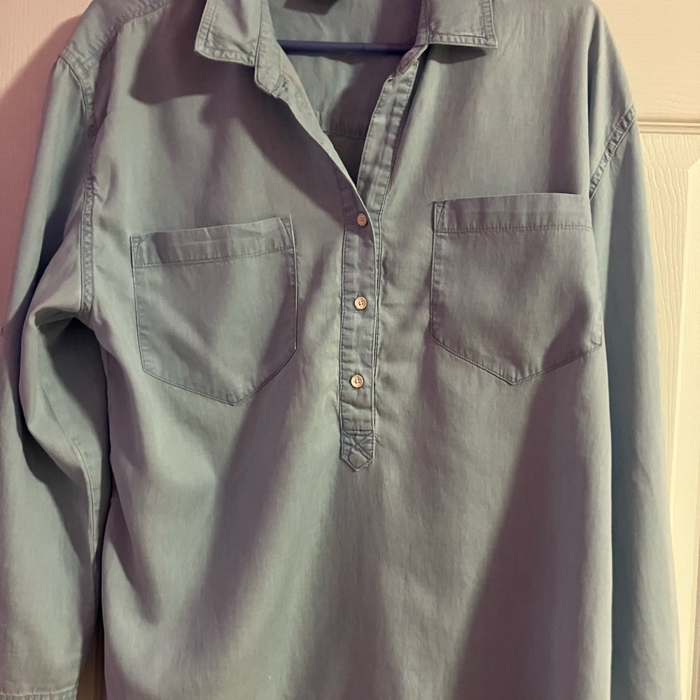 Excellent condition Women lightskyBlue Jean DNKY Shirt Large